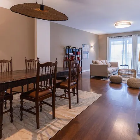 Classy 3bdr By Lovelystay *