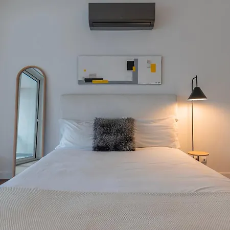 Classy 3bdr By Lovelystay *