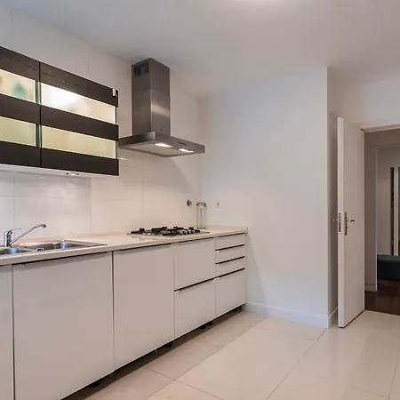 Classy 3bdr By Lovelystay Апартаменти *