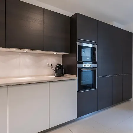 Classy 3bdr By Lovelystay ליסבון